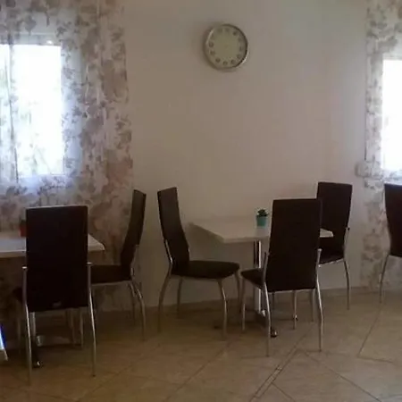 To Giouli Hotel Wolos