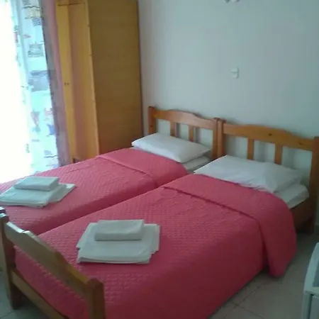 To Giouli Hotel Wolos