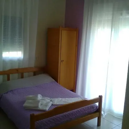 To Giouli Отель *