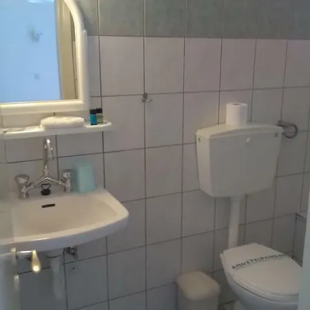 To Giouli Отель *